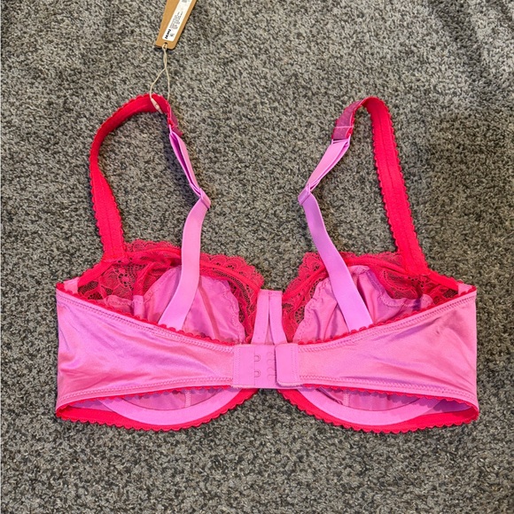 Skims Unlined Balconette Bra - Picture 3 of 3